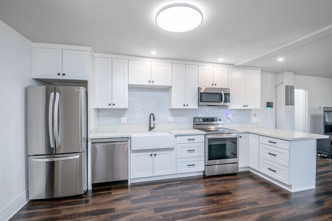 Building Photo - 117 Mosman Ave SW