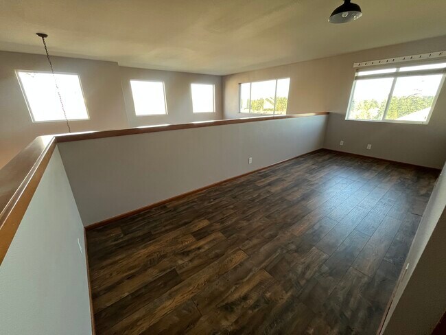 Building Photo - 18345 Mt Townsend Dr NE