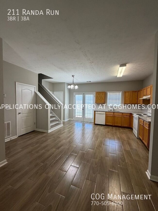 Building Photo - 211 Randa Run