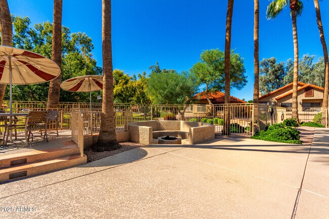 Building Photo - 8700 E Mountain View Rd