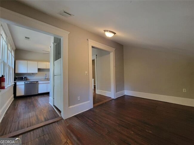 Building Photo - 976 Delaware Ave SE