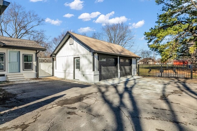 Building Photo - 311 Joe B Jackson Pkwy