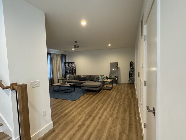 Building Photo - Available Furnished or Unfurnished