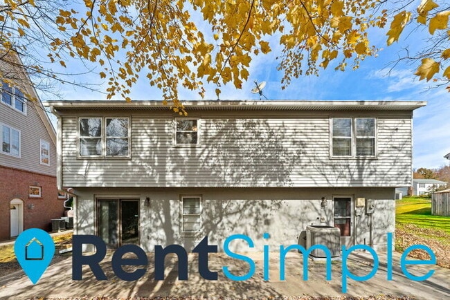 Building Photo - 12035 Stuart Ridge Dr