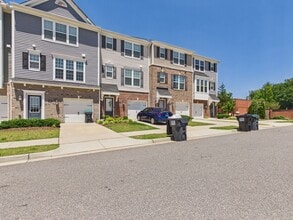 Building Photo - 1405 Kerr Dr