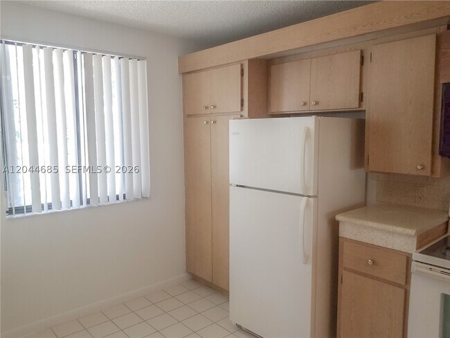 Building Photo - 2621 Village 102 Vlg