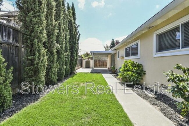 Building Photo - 19248 Pinehaven Pl