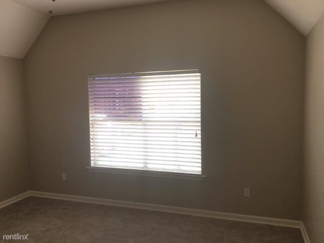 Building Photo - 10233 Sterling Ridge Dr