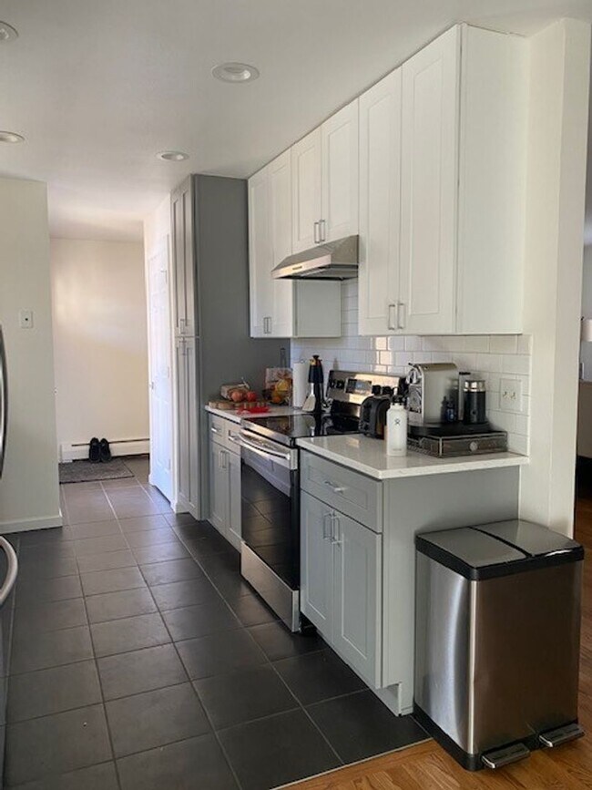 Building Photo - Charming 1 Level House 3 Bed, 2 Bath with ...