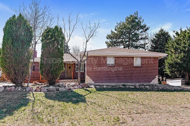 Building Photo - 287 Troy St