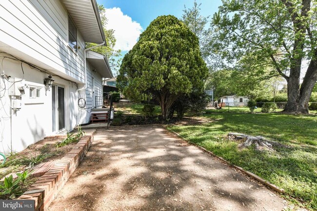 Building Photo - 1020 S Hoga Rd
