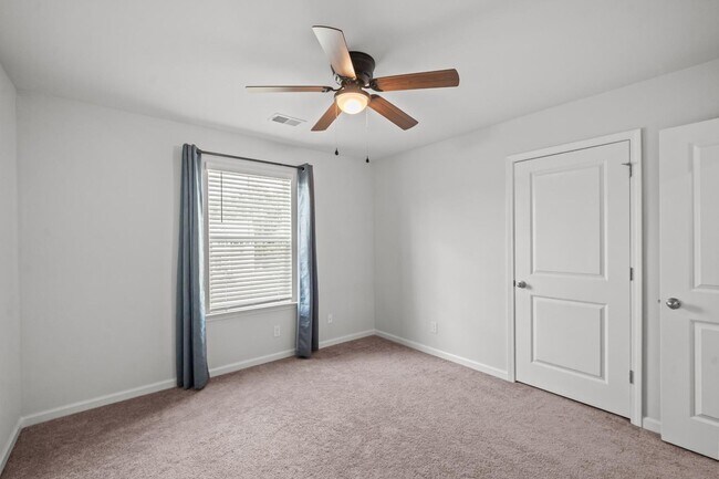 Building Photo - 72 Knotty Ct