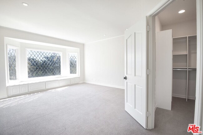 Building Photo - 27437 Winding Way