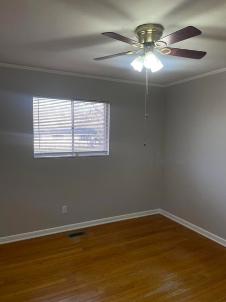 Building Photo - 3840 Forestview Dr NW