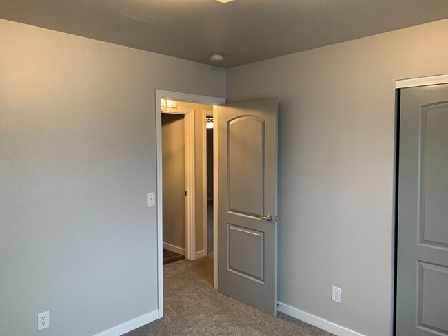 Building Photo - Post Falls Rancher