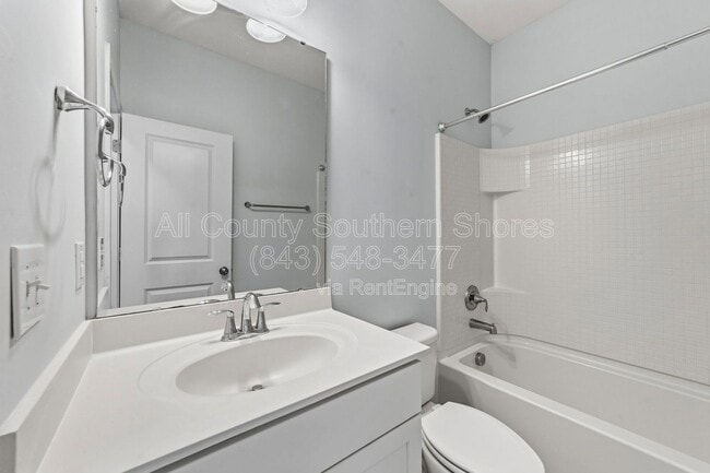 Building Photo - 877 Devon Estate Ave