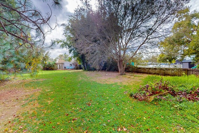 Building Photo - 2501 Weber St