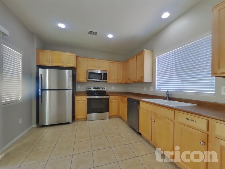 Building Photo - 10268 W Sands Dr