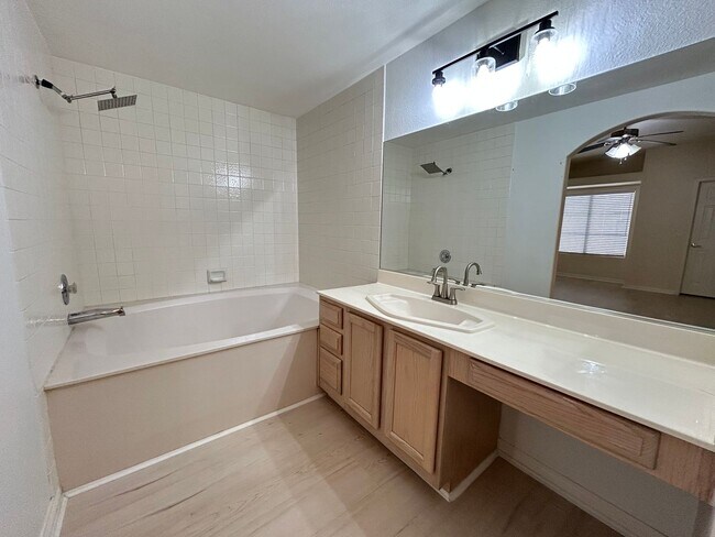 Building Photo - 2-Bedroom 2-Bathroom in Gated Community!