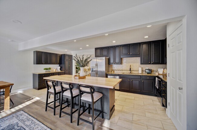 Building Photo - 1024 Juniper Ave