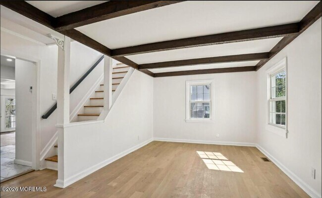 Building Photo - 99 Ravine Dr