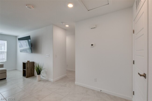 Building Photo - 639 Morbucks Ln