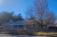 Building Photo - Ranch-style Near Sonoma Park