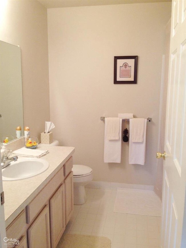 Building Photo - 16534 Glenpointe Dr