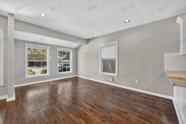 Building Photo - 4727 Wateka Dr