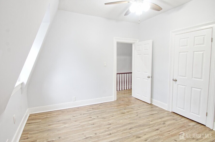 Building Photo - 1076 Fulton St