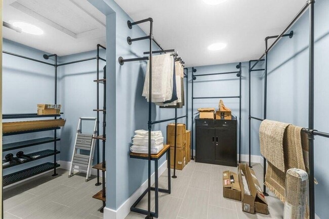 Building Photo - 17138 Waterbend Dr