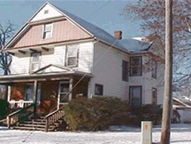 Building Photo - 162 S High St
