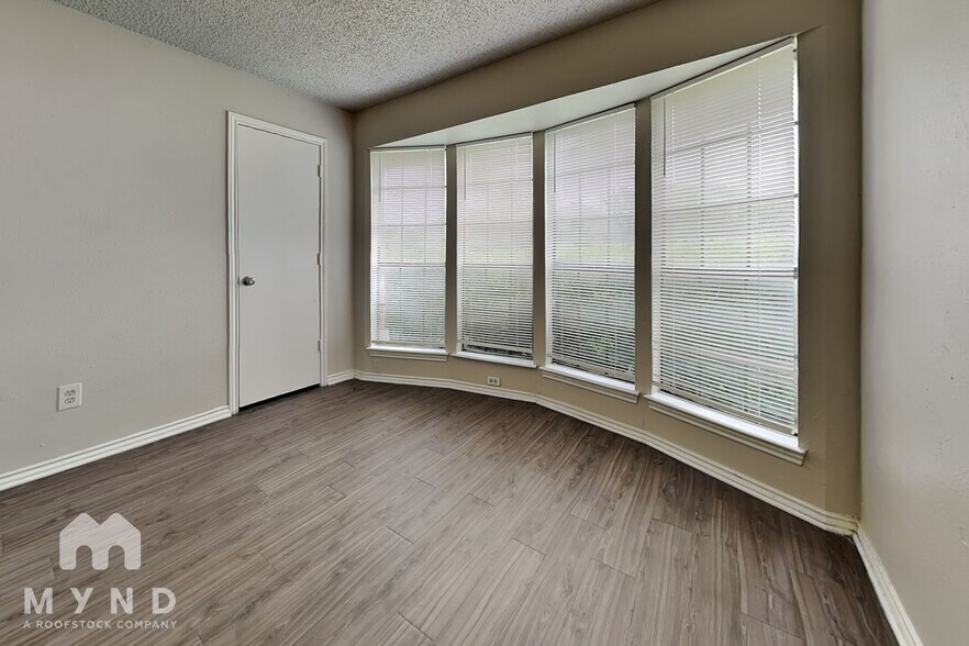 Building Photo - 11837 Garden Terrace Dr