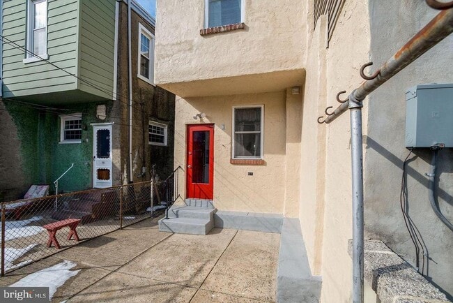 Building Photo - 2513 S Percy St