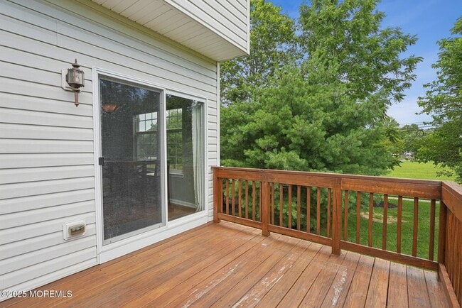 Building Photo - 102 Warbler Way