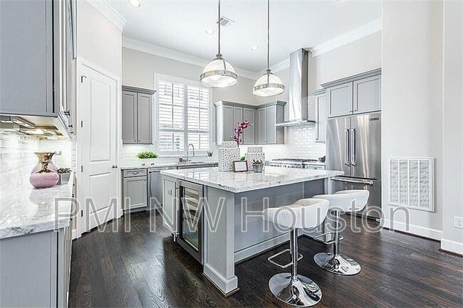 Building Photo - 5309 Blossom St