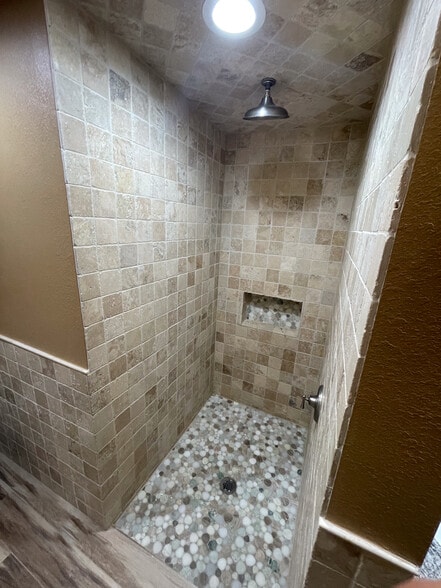 Building Photo - 3707 French Wood Dr