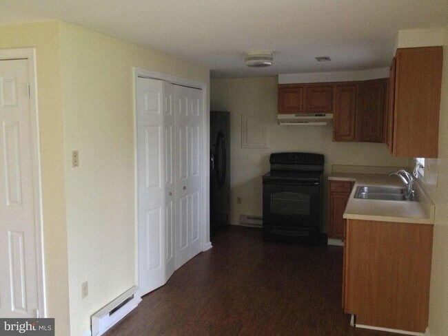 Building Photo - 106 Green Park Ct