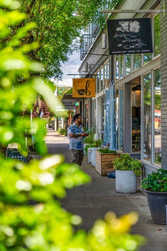 Building Photo - 5018 NE 26th Ave