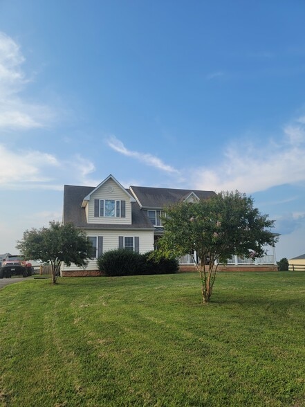 Primary Photo - 10850 Misty Creek Ct