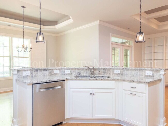 Building Photo - 633 Jenoa Dr