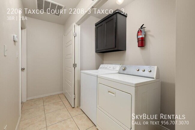 Building Photo - 2208 Taxco Ct