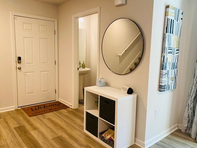 Building Photo - Functional 2-Story Design | 4BR + 2.5BA | Quick Access to I-10
