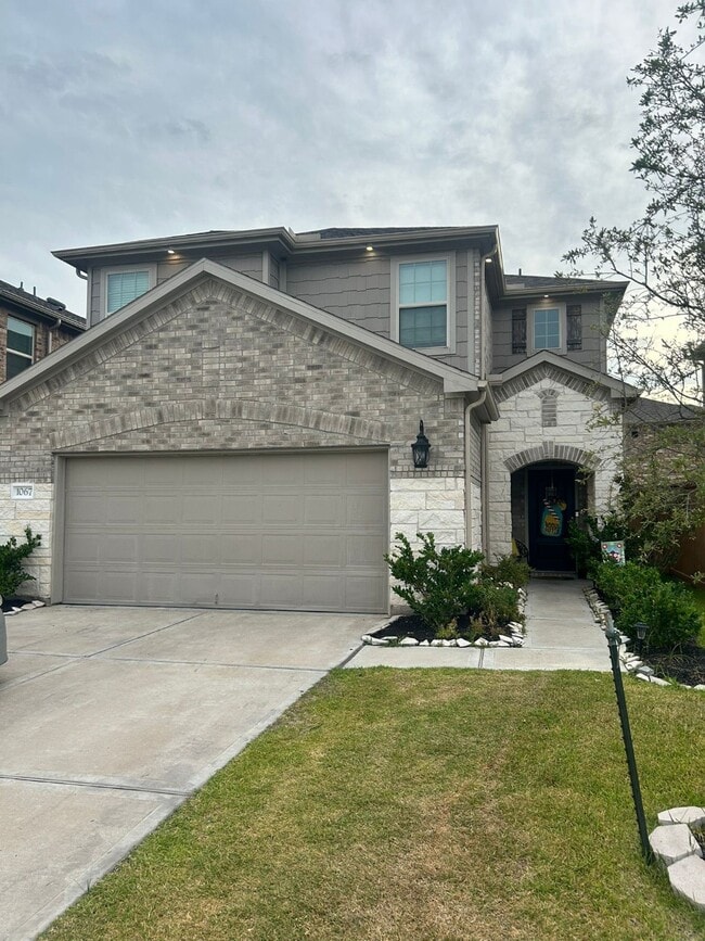 Primary Photo - 1067 Greenshank Dr
