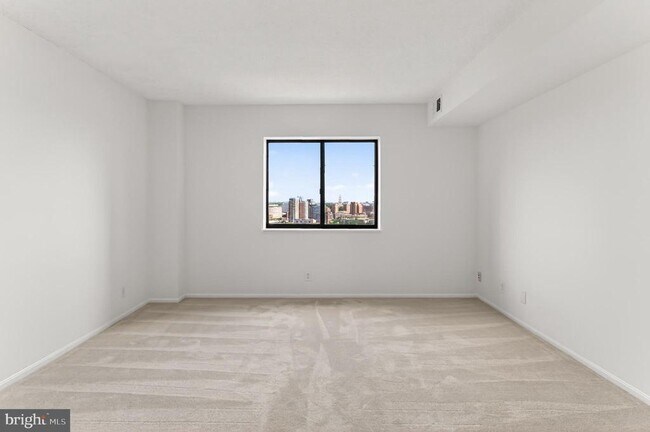 Building Photo - 5903 Mt Eagle Dr