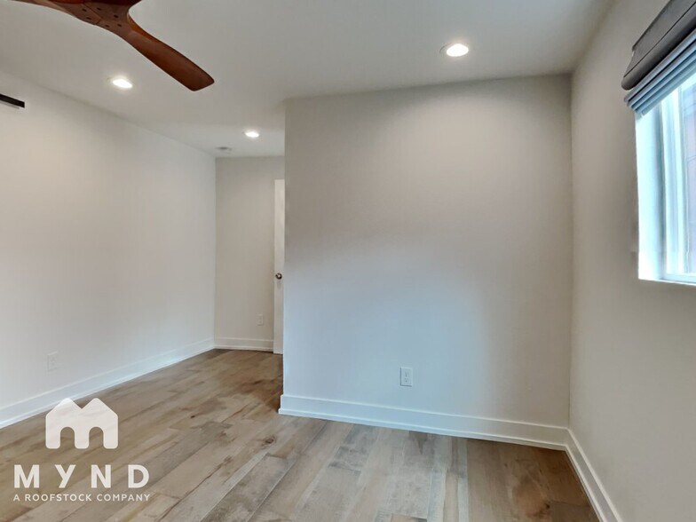 Building Photo - 3817 Clay St