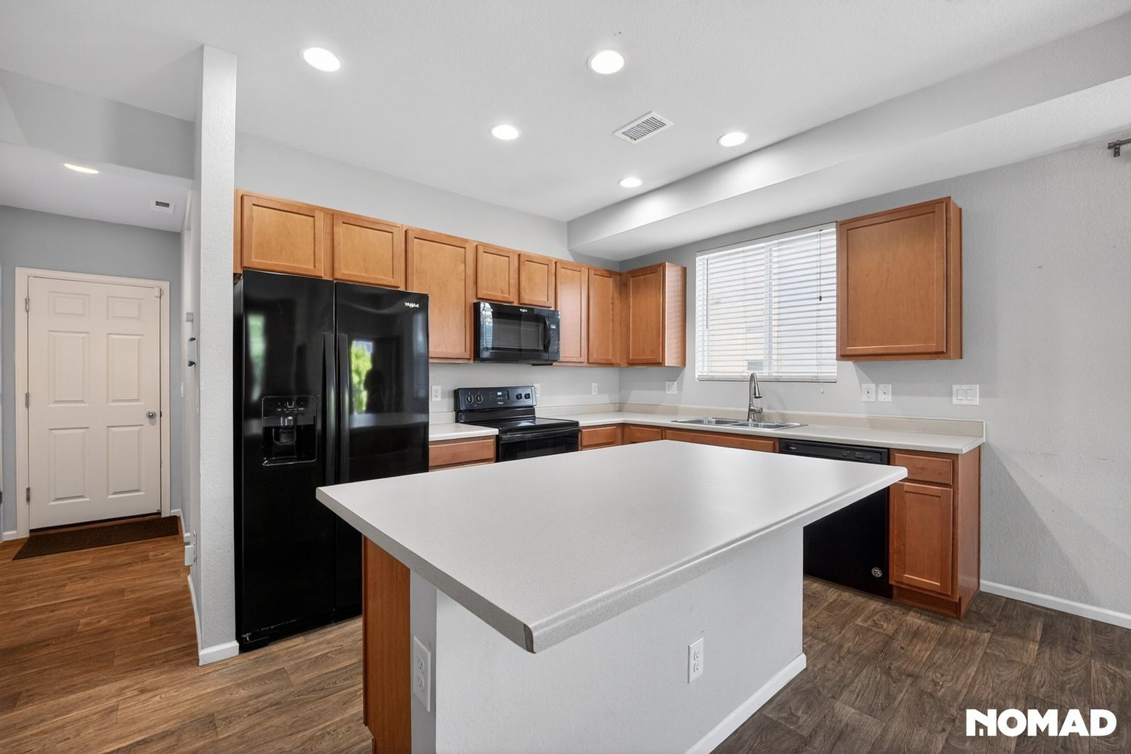 Building Photo - 16041 E Elk Dr