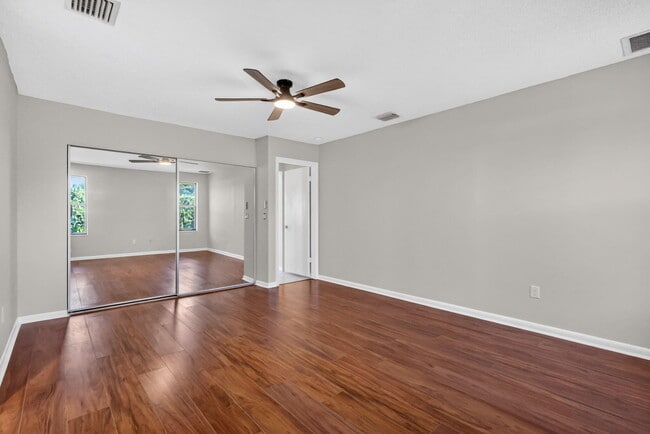 Building Photo - 870 NW 32nd Ave