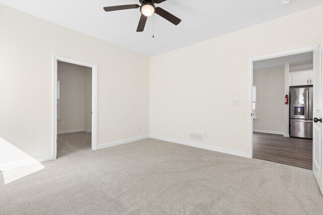 Building Photo - 317 Cottonwood Ave