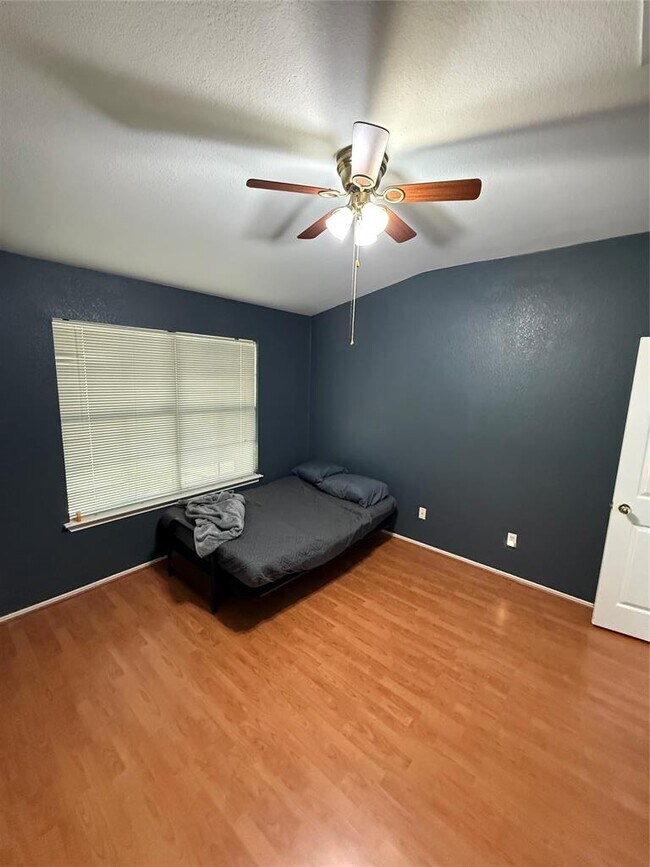 Building Photo - 2562 Vernell Way